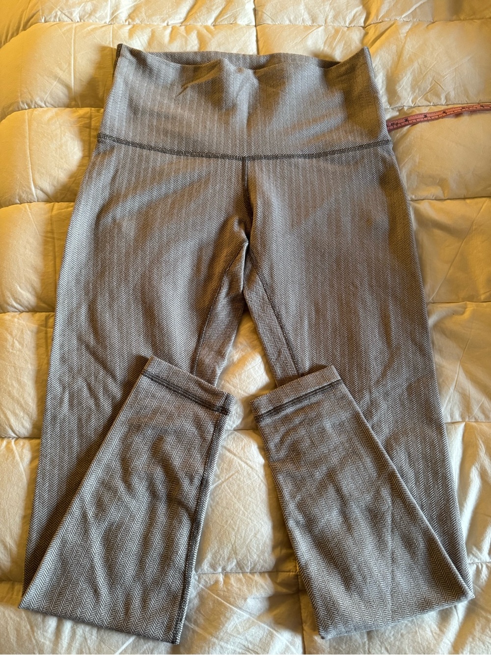 lululemon athletica Herringbone-Texture Leggings in Taupe Gray